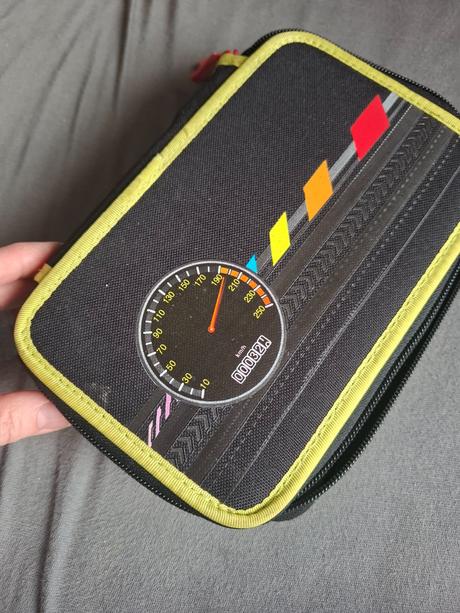 Trojposchodový peračník, 