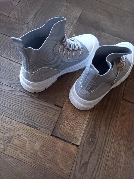 Tenisky, 35