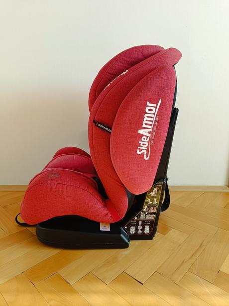 Predám detskú autosedačku značky petite&mars, petite&mars