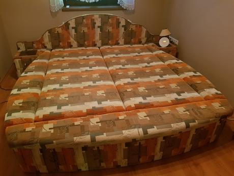 Predám manželskú posteľ, 