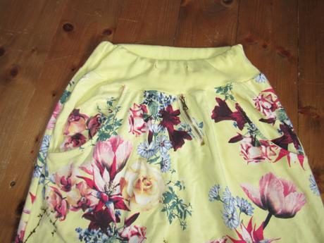 Kvetované pudlákové tepláky, xs