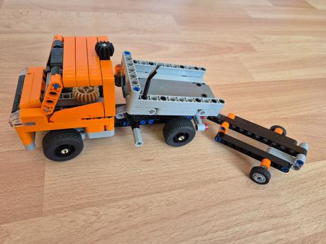 Lego technic 42060 - cestári, 
