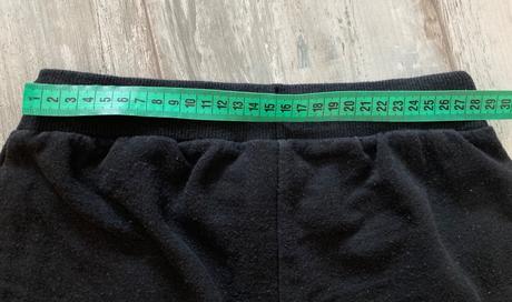 Teplákové kraťasy, 128