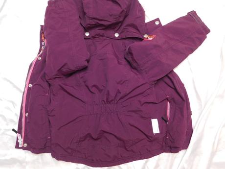 Kvalitna lyziarska bunda s odonimatelnou kapucnou, 92