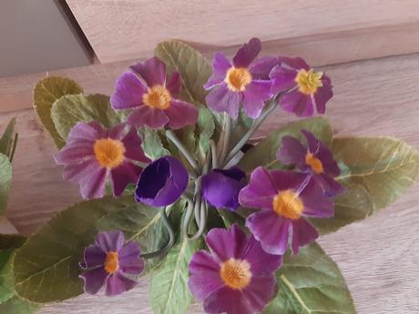 Kytička  umelé  kvety + kvetináč, 