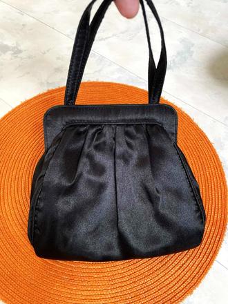 Saténová spoločenská kabelka, 