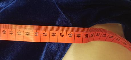 Zľava zamatové spoločenské šaty - parížska modrá, 38