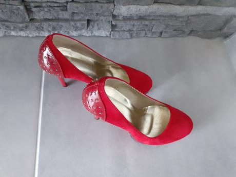 Červené lodičky, 37