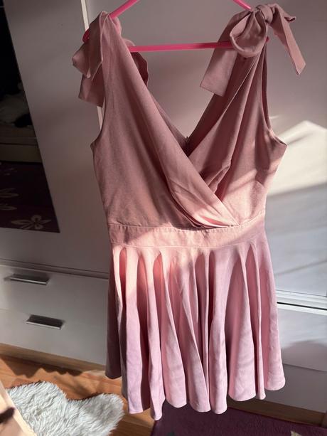 Ružové šaty, m