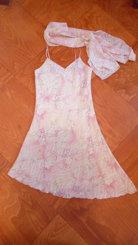 Spoločenské šaty, m