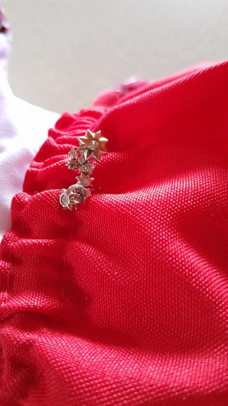 Asymetrické náušnice,