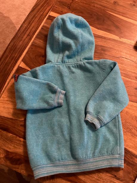 Darujem mikinka, f&f,86