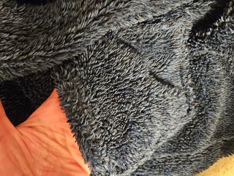 Málo nosený huňatý župan, next,152