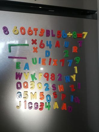 Písmenká na chladničku magnetické,