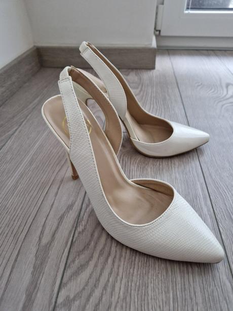 25sch_biele lodicky, 37