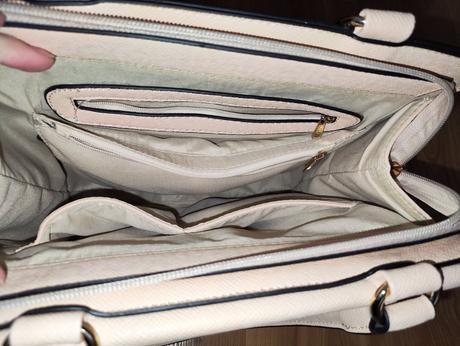 Púdrovo ružová kabelka, 