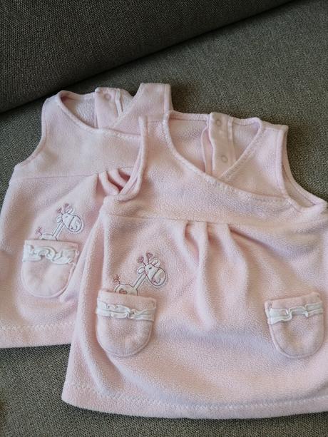 Ružové šaty so žirafkou, 50