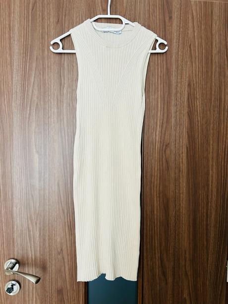 Krásne vrúbkované midi šaty značky bershka, bershka,m