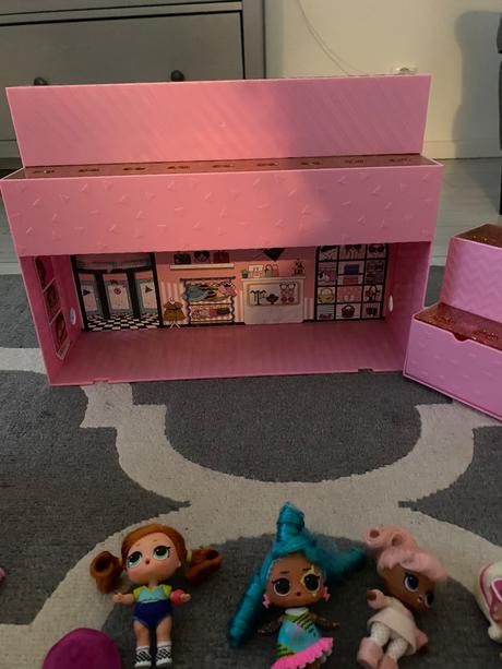 Bábiky lol + domcek, 