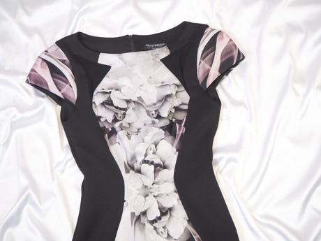 Elegantné šaty rinascimento, s