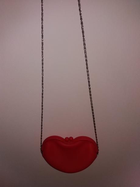 Kabelka v tvare srdca,