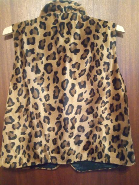 Tygrovaná teplá vesta, 50