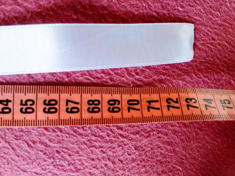 Vyšívaná folk zástera, 