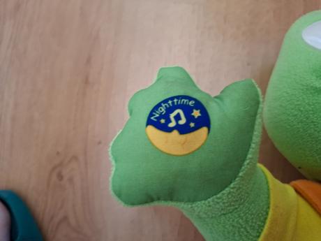 Spievajúci plyšový žabiak, 