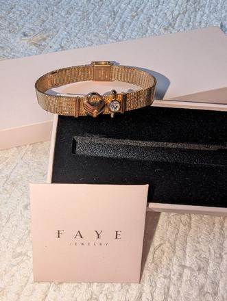 Nový dámsky náramok charm (faye),