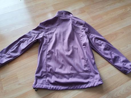 Turistická vetrovka, 122