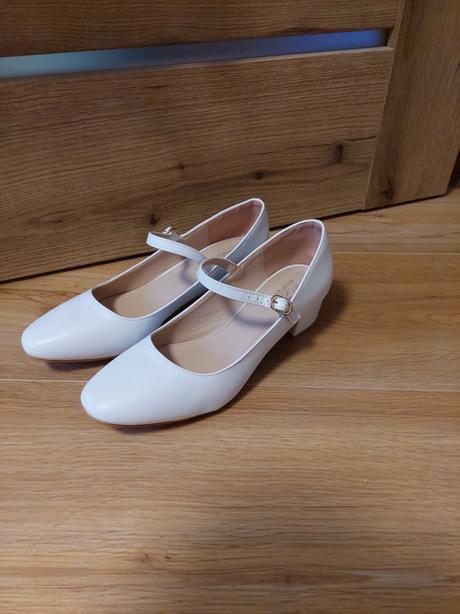 Svadobné šaty, veľkosť.46-48, 46