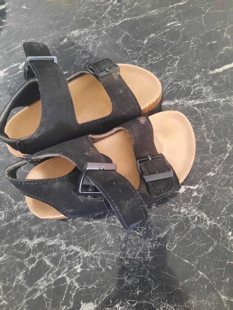 Sandale, 23