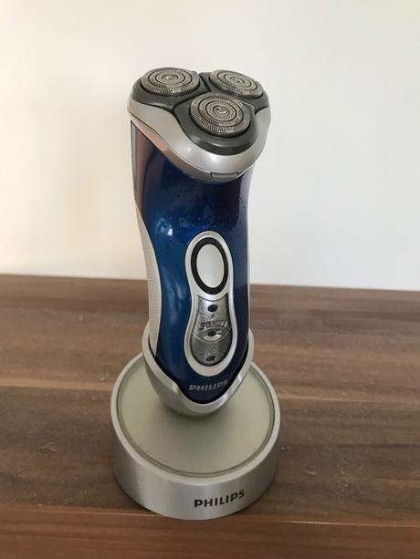 Holiaci strojcek philips hq 8150,