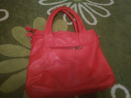 Červená kabelka, 