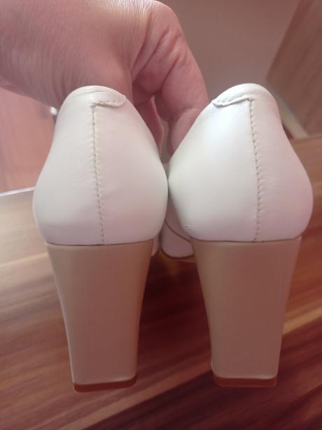 Dámske lodičky, baťa,39