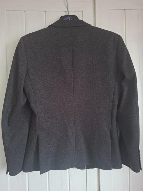 Chlapčenské sako, 158