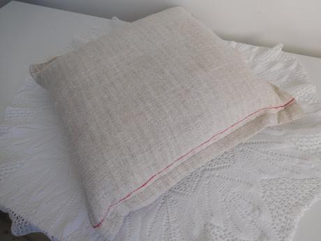 Vankúše menšie , vačšie, podlhovasté,, 