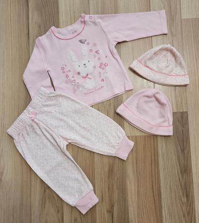 Súpravička s čiapočkami, 68