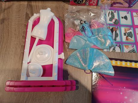 Crazy chic fashion návrhárka, 