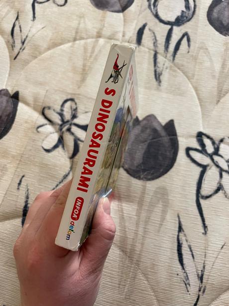 Kniha - s dinosaurami, 