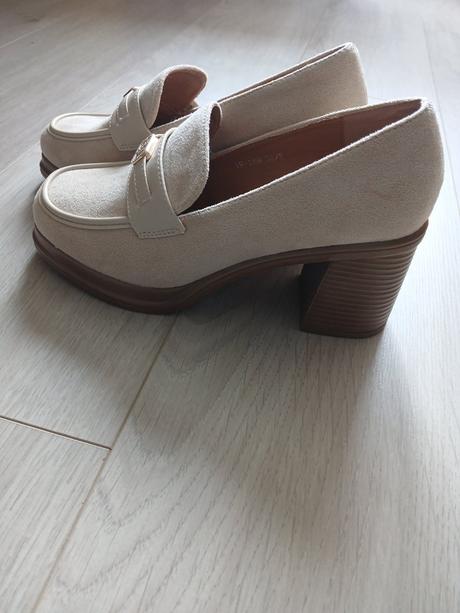 Mokasiny na opätku, 38