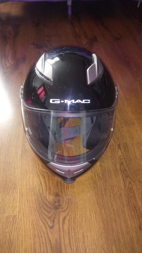 Motorkárska prilba, 