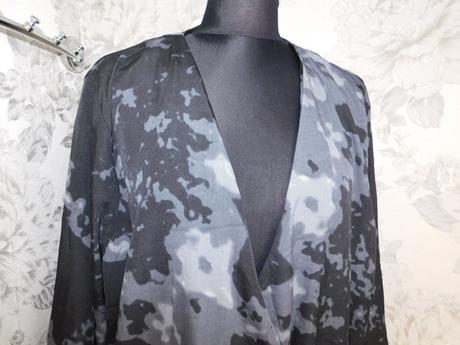 Pekna kvalitna bluzka, 52