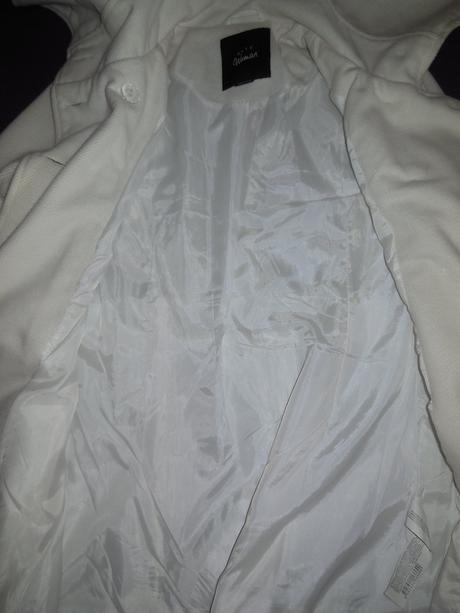 Biely kabát, gate,36