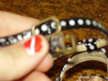 Čierne sandalky  s bielymi bodkami, 36