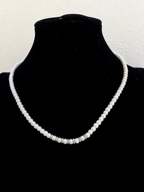 Šperk- náhrdleník,