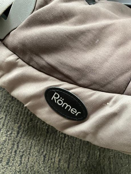 Autosedačka römer, römer