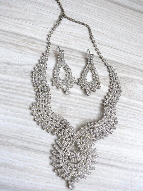 Spoločenské náusnice+náhrdelník, 