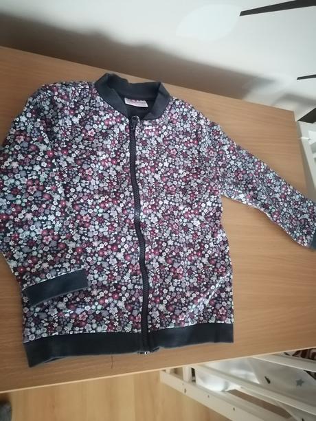 Kvetovaná mikinka 92, 92