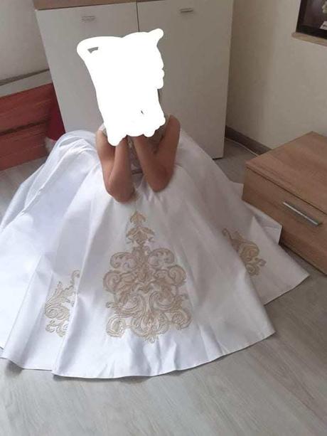 Šaty na prvé sväté prijímanie, 134